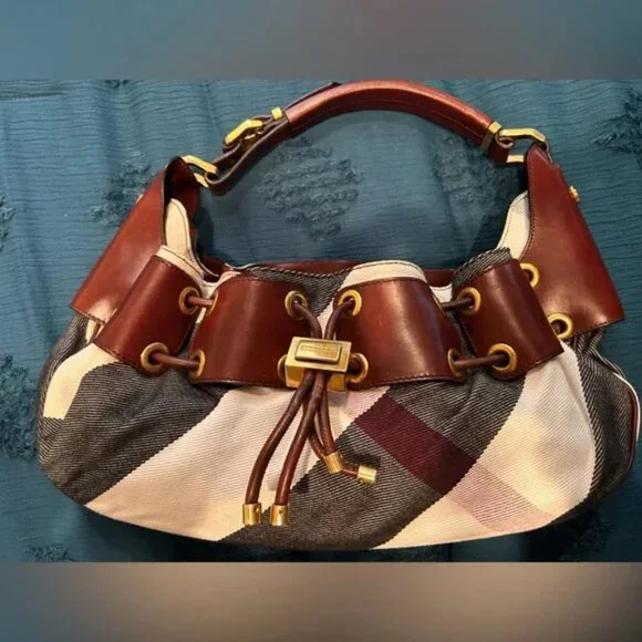 Vintage Burberry shoulder bag. - Picture 7 of 10